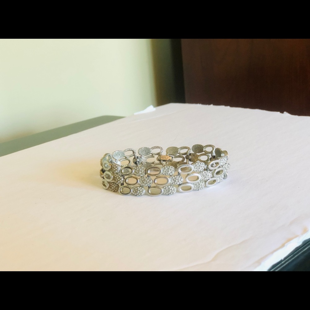 Vintage Silver Textured Trifari Silver Bracelet - Picture 3 of 5